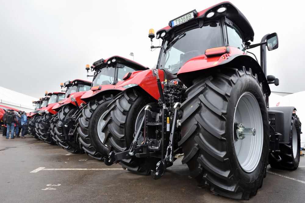 Discover Some Hidden Gems: Explore Bank-Repossessed Tractors for Savvy Buyers