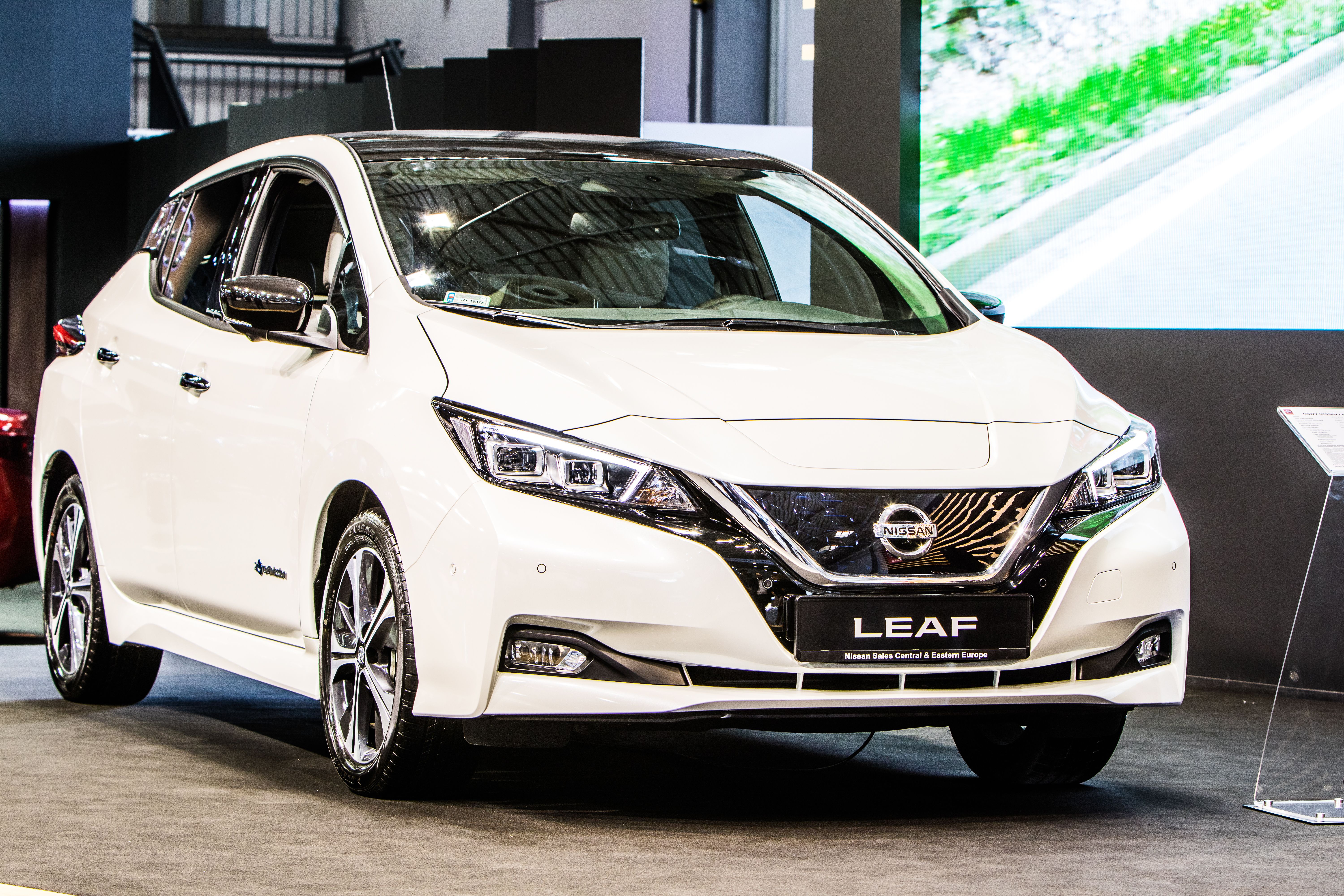 Introducing the 2025 Nissan Leaf: Affordable and Versatile Electric Choice