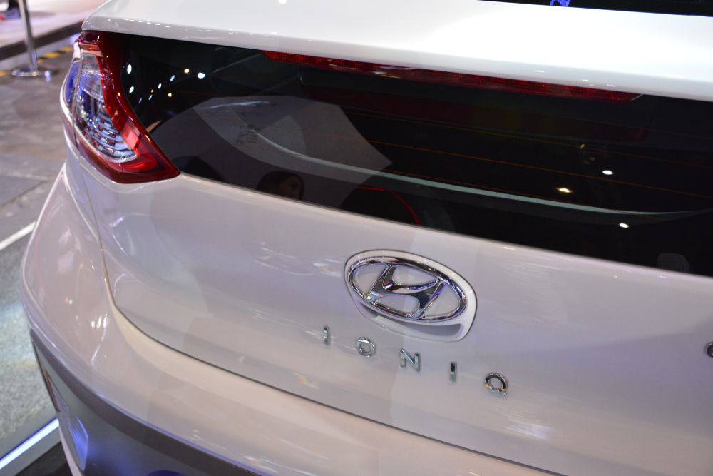 2025 Hyundai IONIQ 7: Electric SUV for the Modern Family