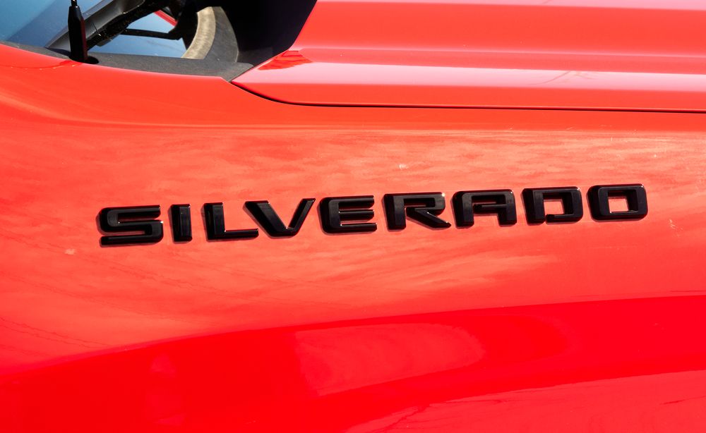 Introducing the 2025 Chevy Silverado 1500 LT: Power and Innovation
