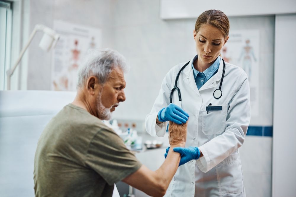 Nearby Arthritis Programs: How to Find and What to Consider