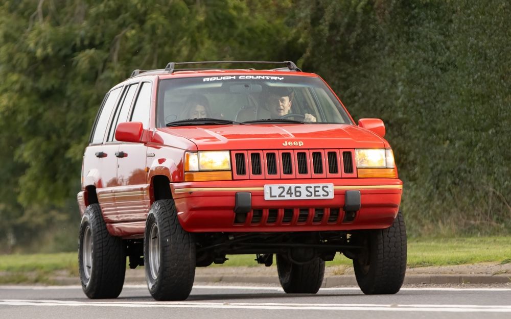 2025 Jeep Cherokee Hybrid: A New Adventure Beckons