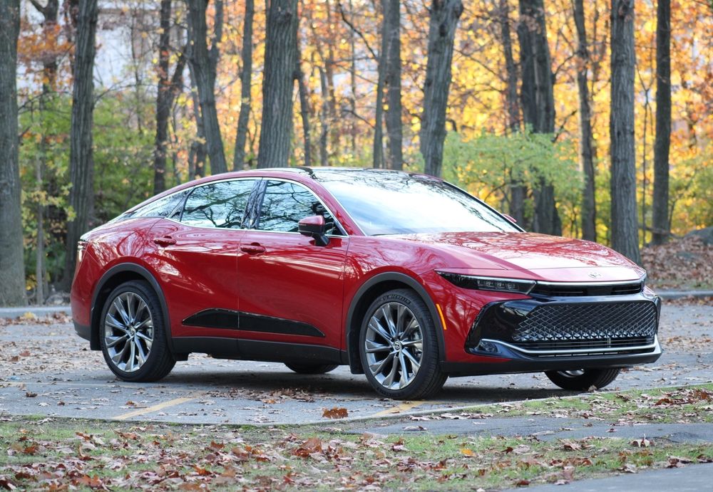 Toyota Crown Fuses Luxury and Innovation for 2026