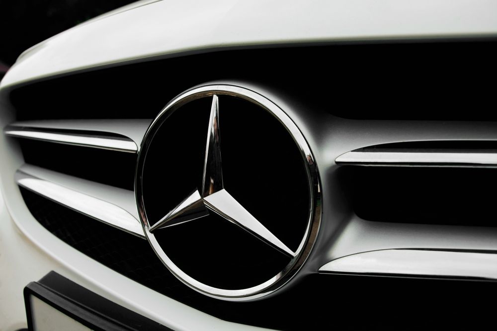 Mercedes-Benz GLE PHEV Elevates Plug-In Luxury for 2026