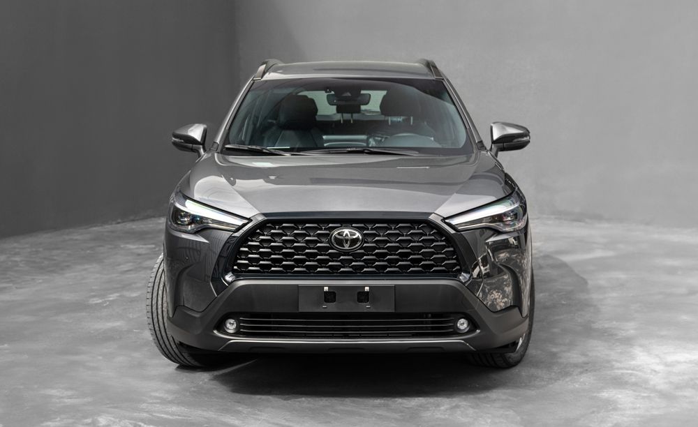 2026 Toyota Corolla Cross SE: Master Every Urban Road