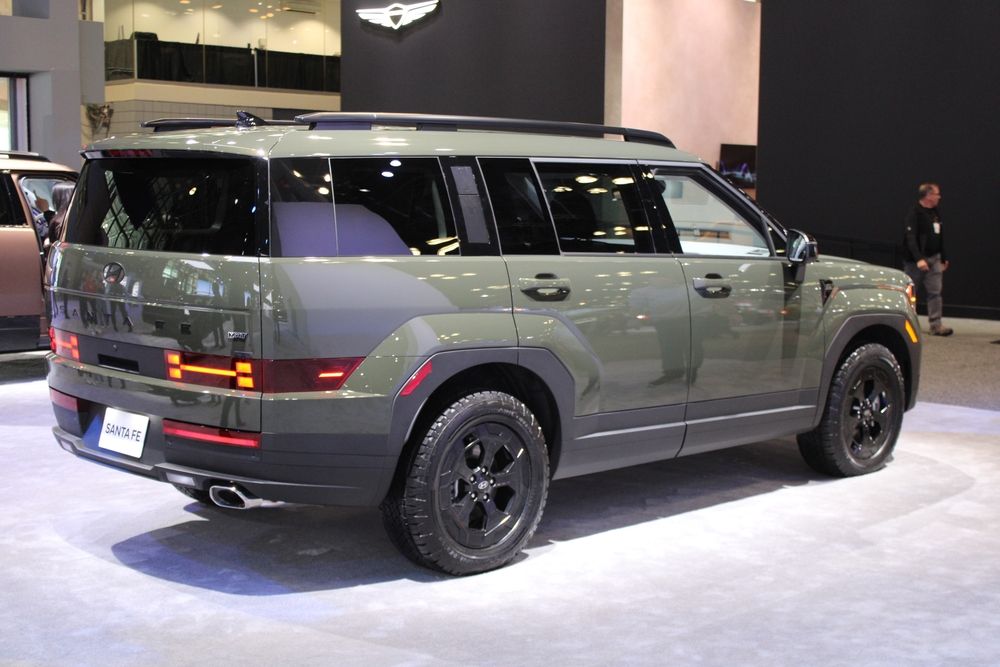 The 2025 Santa Fe: Where Modern Style Meets Versatility 