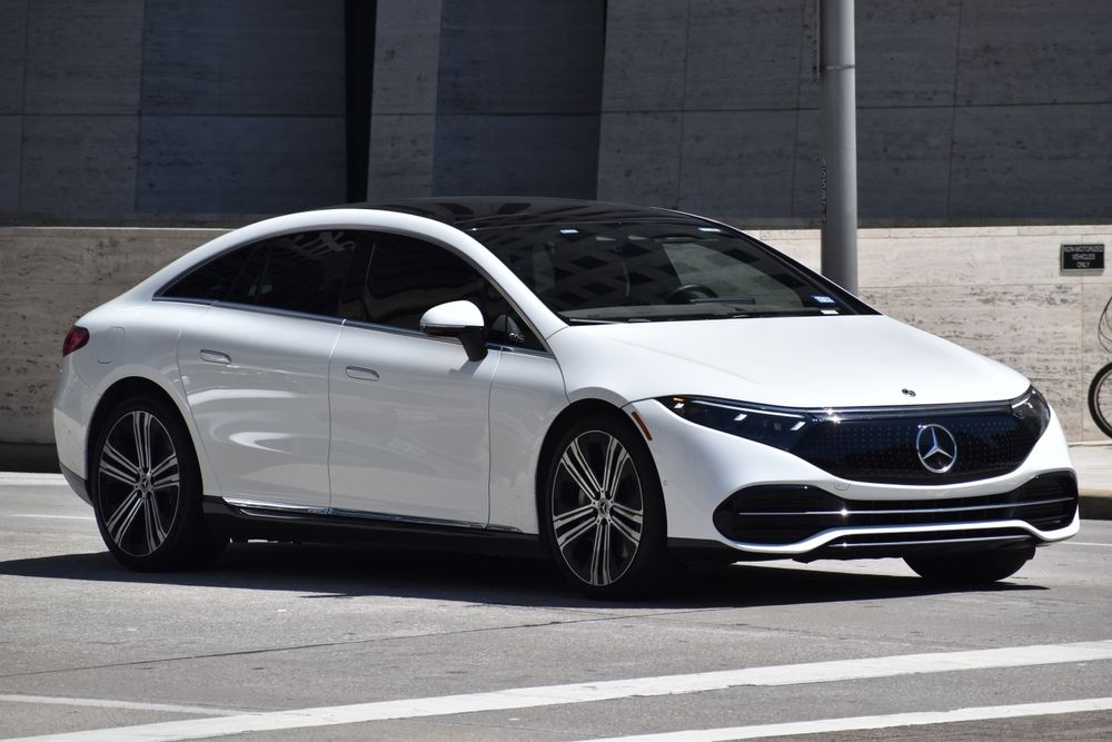 2025 Mercedes-Benz EQS: Electric Luxury Meets Flagship Innovation