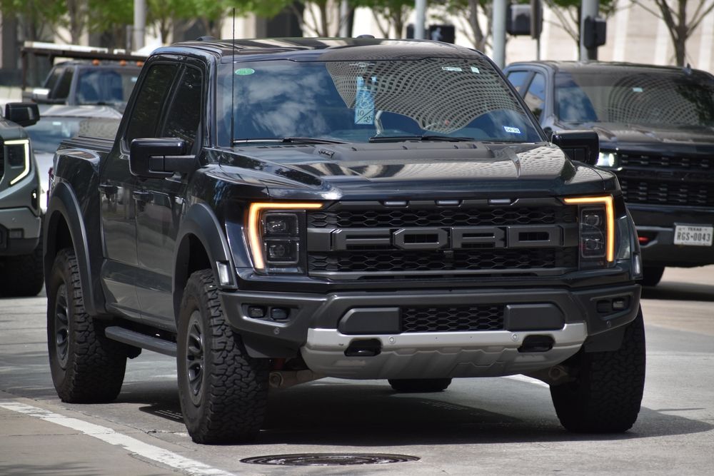 Presenting the 2025 Ford F-150 Raptor: Power and Adventure
