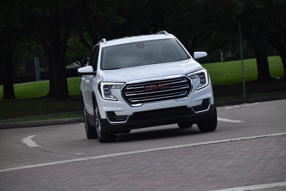 2025 GMC Acadia: Spacious and Technologically Advanced