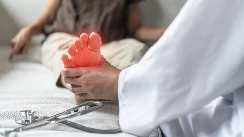 Symptoms and Management Strategies for Neuropathy