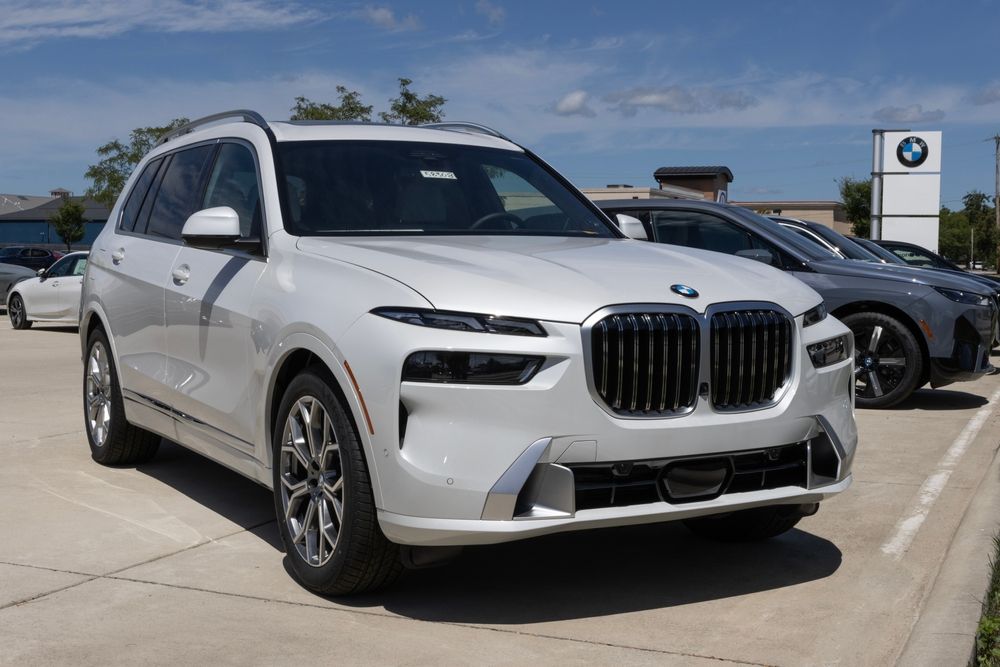 2025 BMW X7: Luxury Meets Performance
