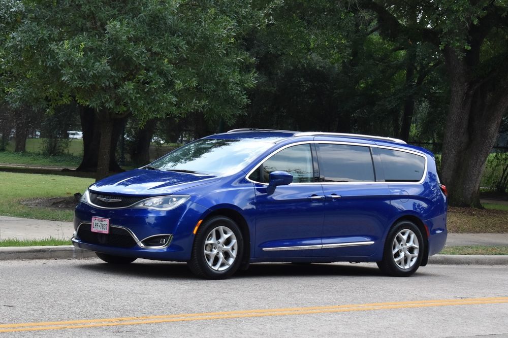 2025 Chrysler Pacifica: Versatility and Comfort in a Minivan