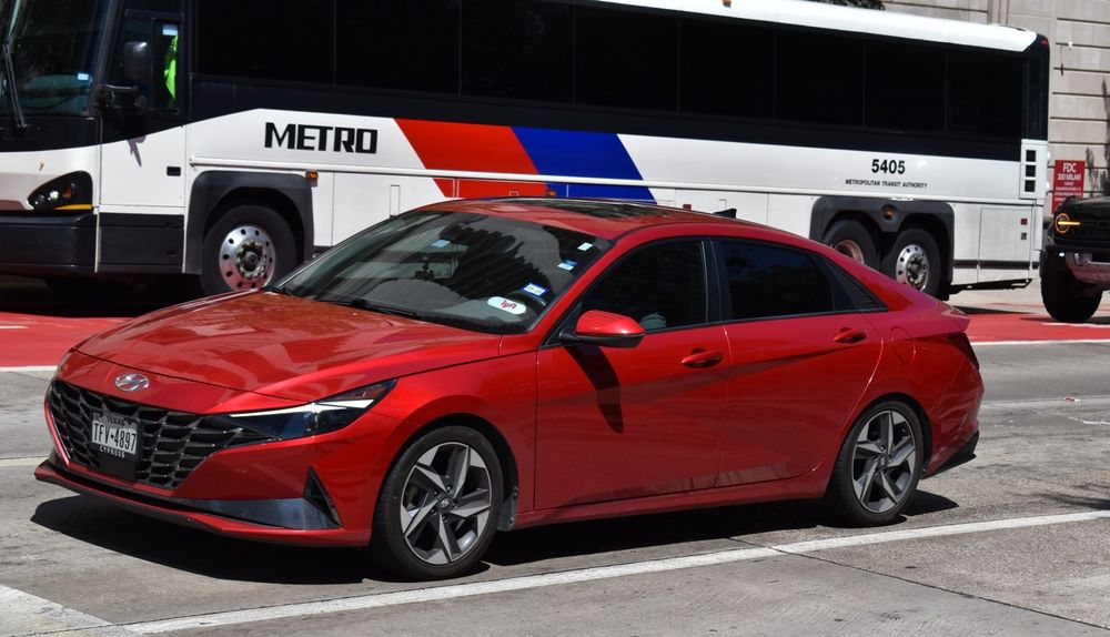 2025 Hyundai Elantra: Spacious, Economical, and Feature-Packed Sedan