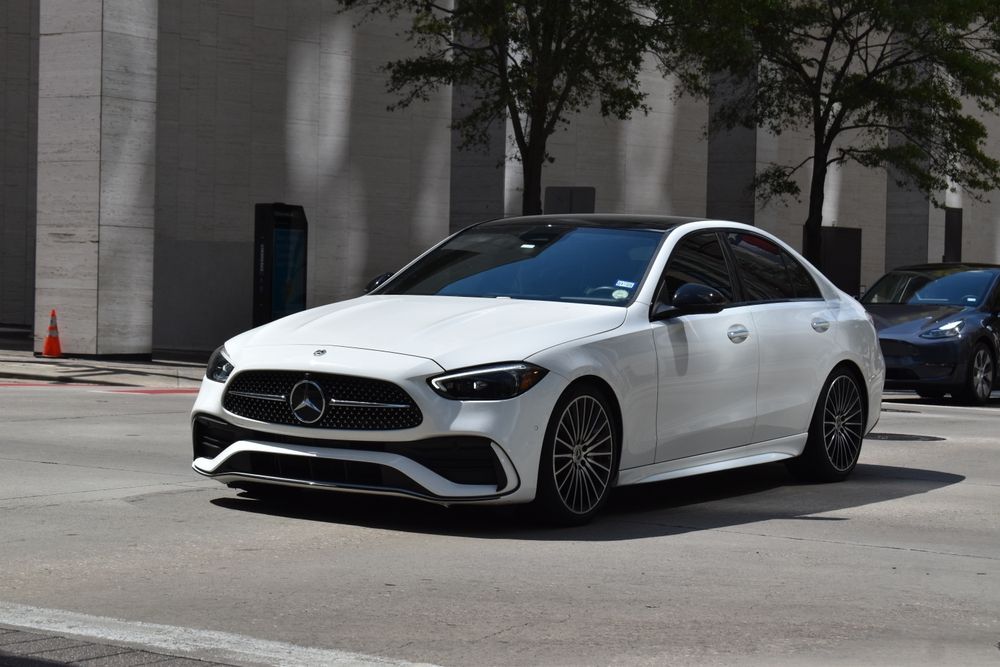 Introducing the 2025 Mercedes-Benz E-Class: Luxury Meets Cutting-Edge Innovation