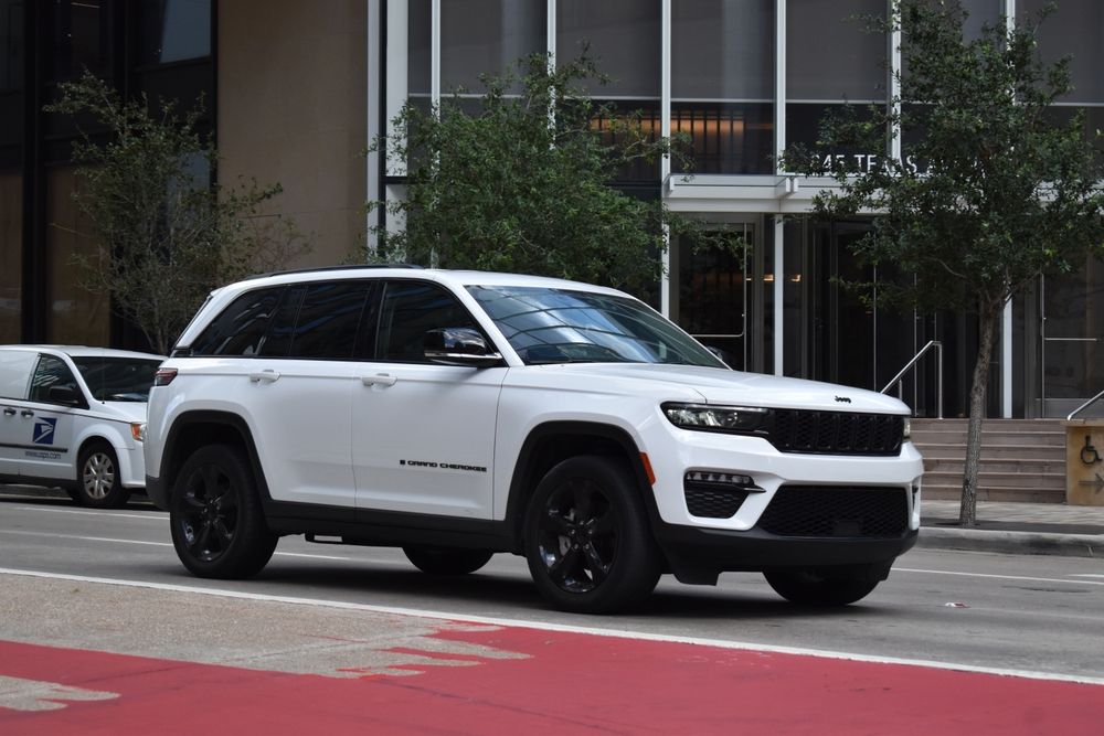 Introducing the 2025 Jeep Grand Cherokee Limited: Luxury and Capability