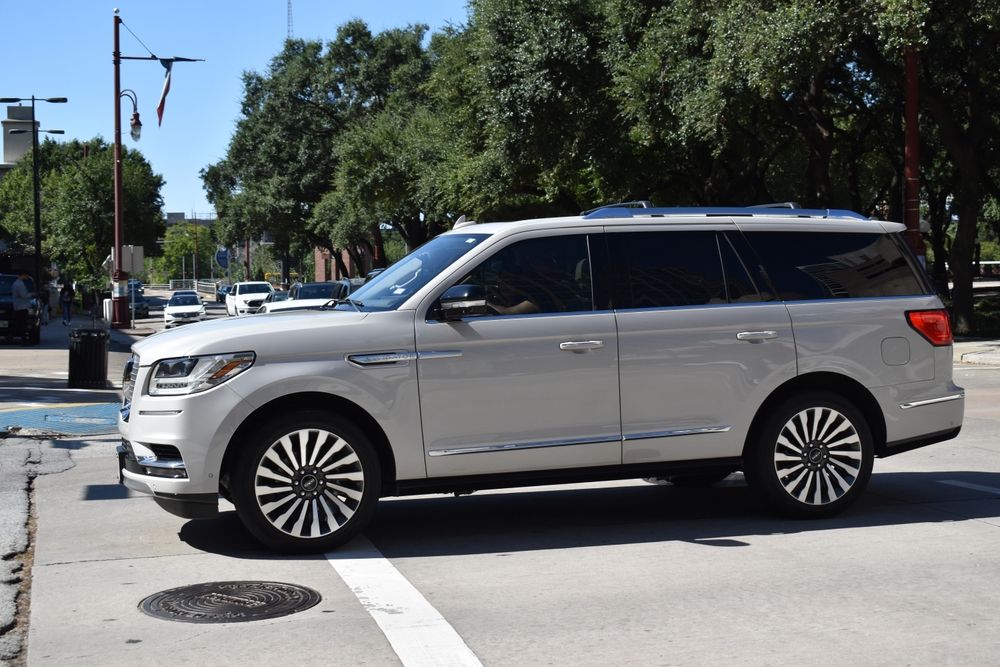 2025 Lincoln Navigator: Elegance and Strength Combined