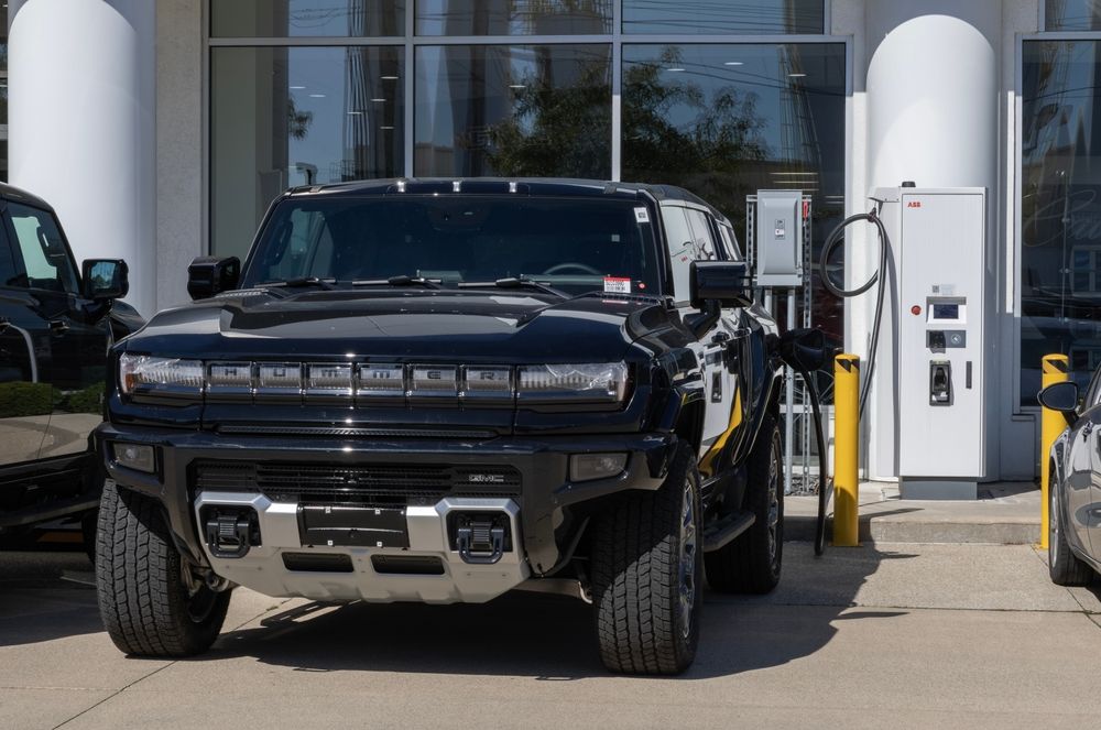 Introducing the 2025 Hummer EV: Unleashing Supertruck Power