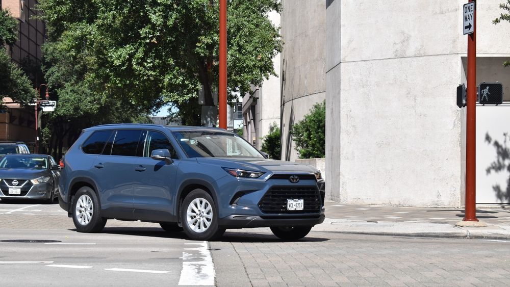 Discover the 2025 Toyota Highlander: Reliability Meets Comfort