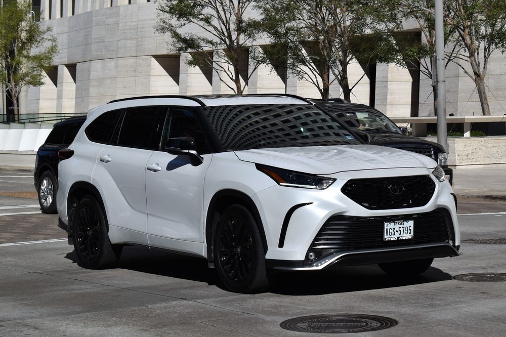 Introducing the 2026 Toyota Grand Highlander: Spacious and Luxurious