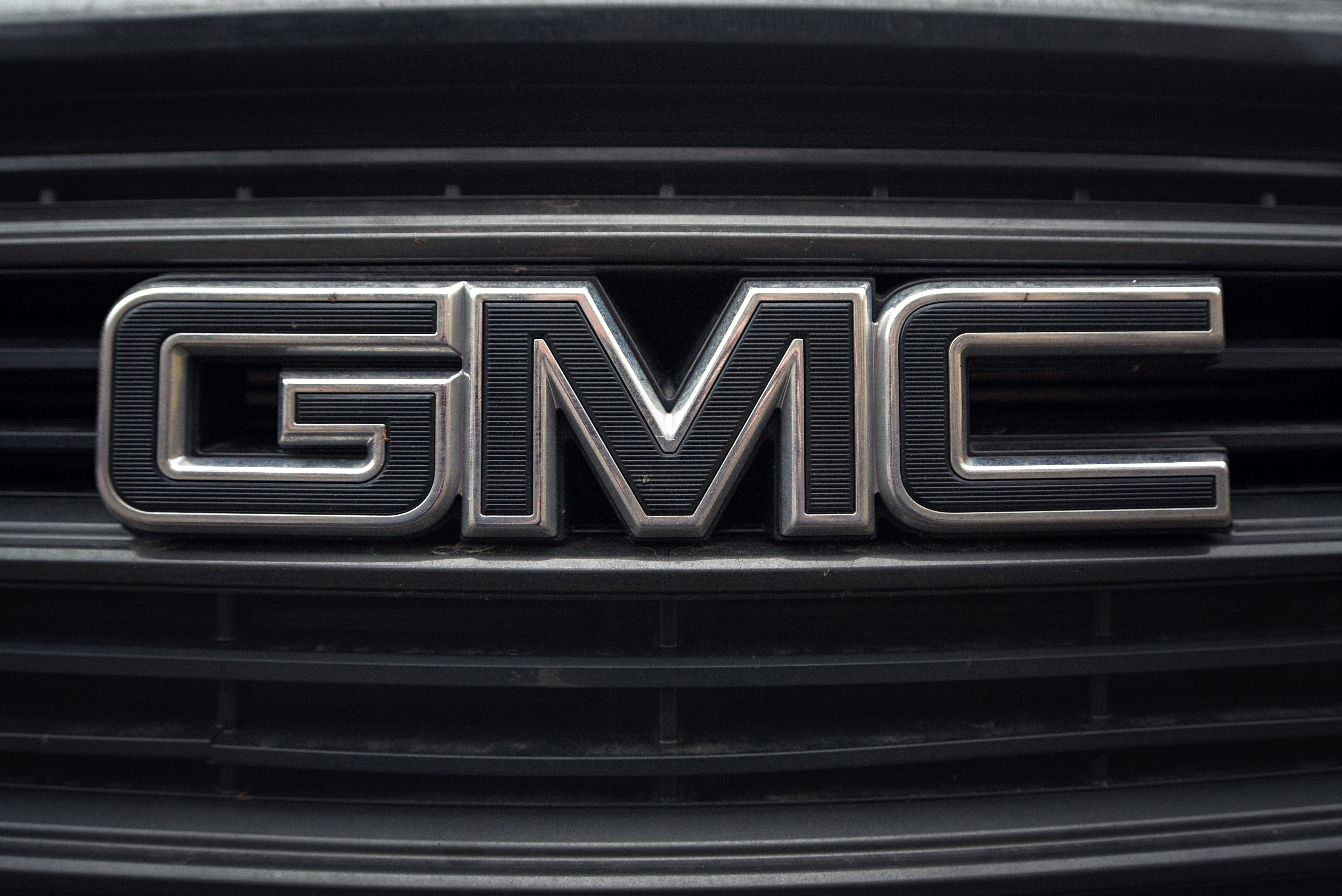 Introducing the 2025 GMC Canyon 4x4: Power Meets Precision