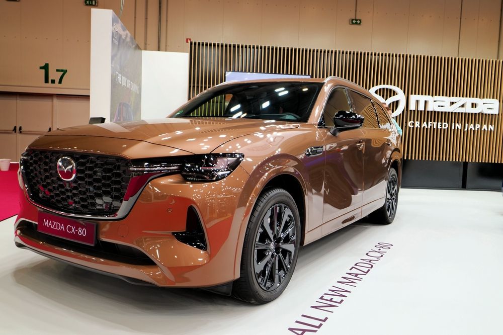 Introducing the 2025 Mazda CX-80: Versatility and Sophistication
