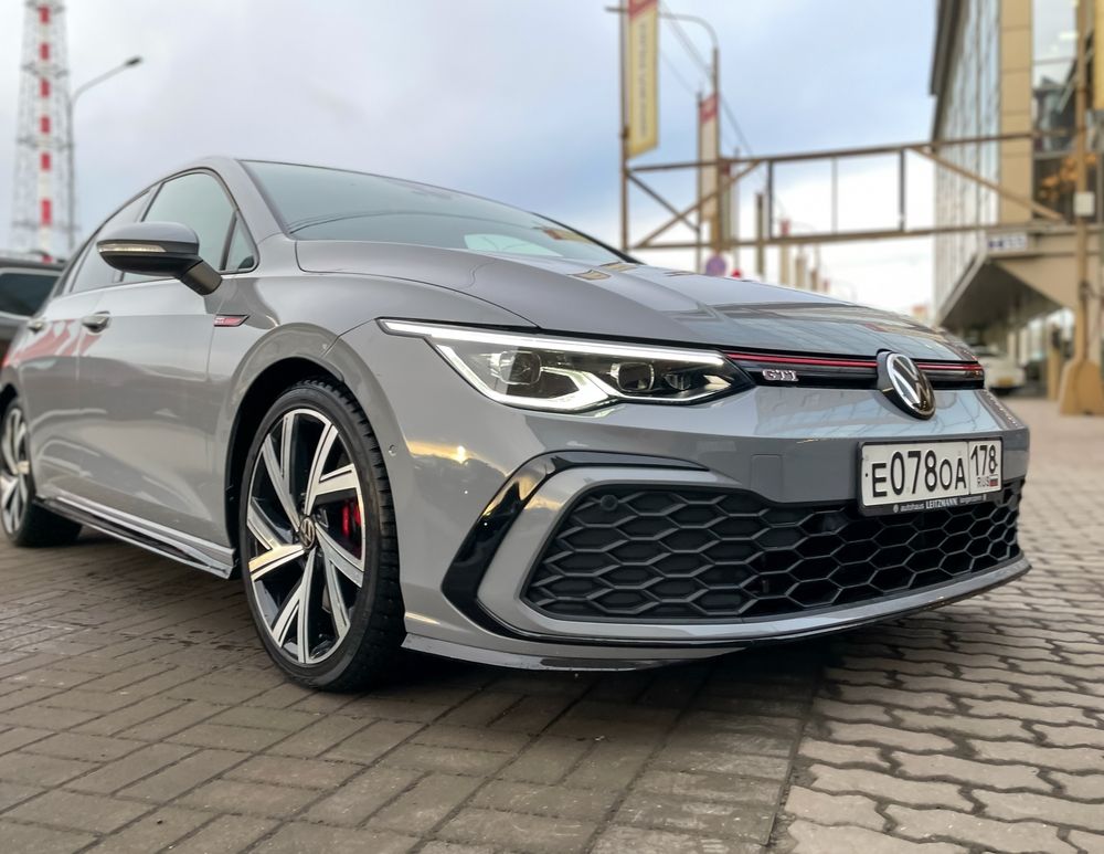 2025 Volkswagen Golf R: Enhanced Performance in a Hot Hatch