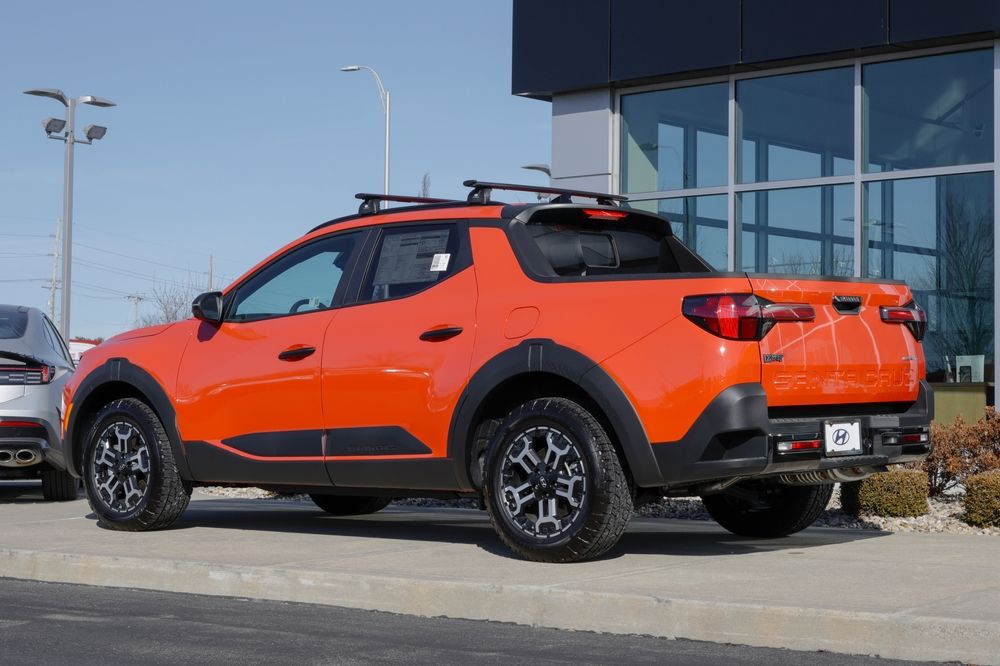 2025 Hyundai Santa Cruz: Versatile and Refined Pickup