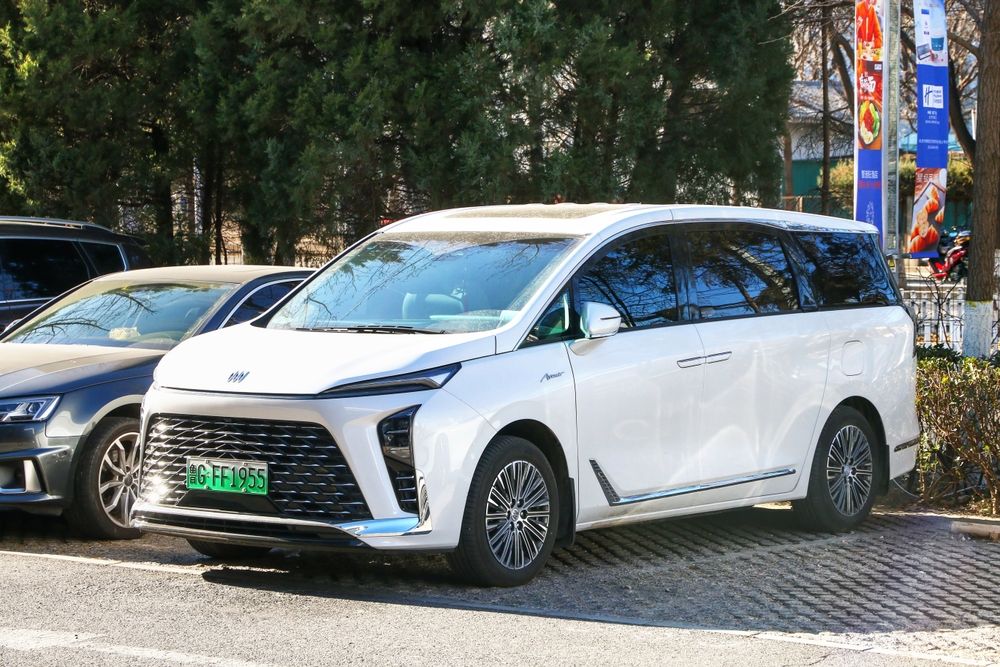 2025 Buick GL8 Sets New Standard for Luxury MPVs