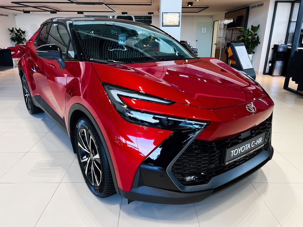 2025 Toyota C-HR: Distinctive Style Meets Urban Confidence