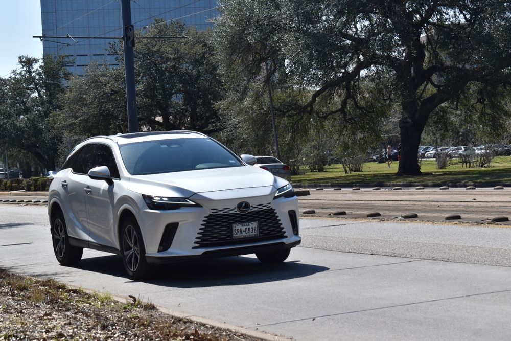 Lexus RX Defines Luxury and Innovation for 2026