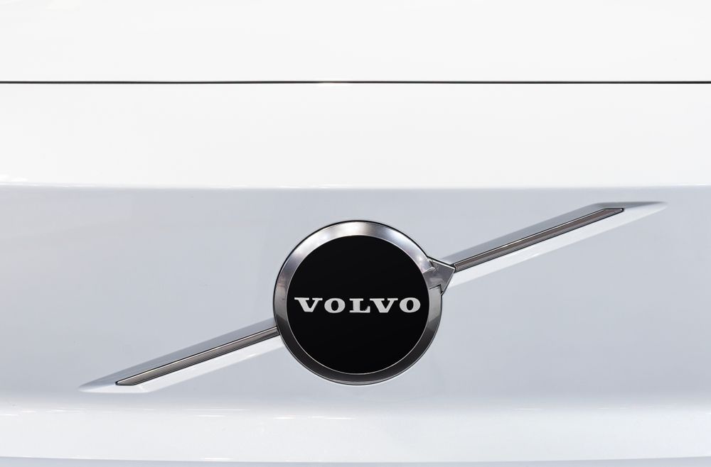 Volvo XC70 Returns for 2025: Rugged Versatility Redefined