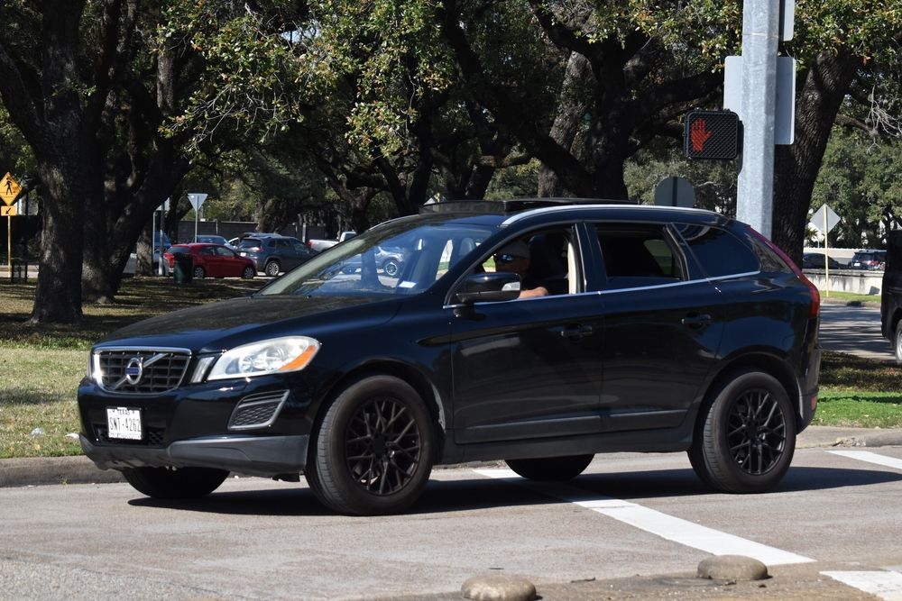 Volvo XC60 Elevates Scandinavian Luxury for 2026