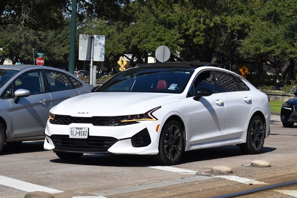 Kia K5 Delivers Sporty Sophistication for 2026