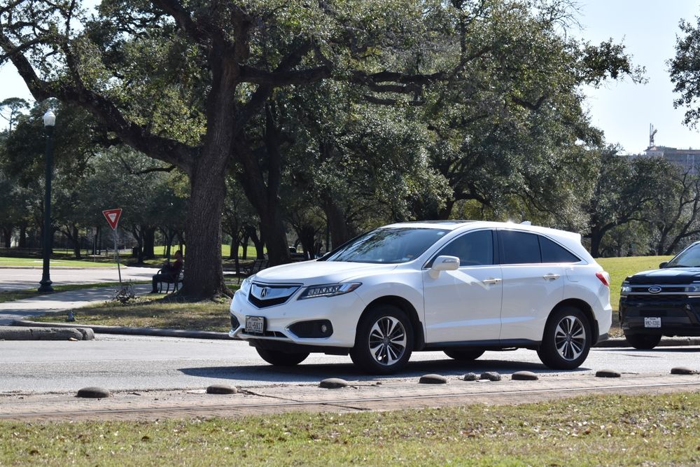 Acura MDX Blends Precision and Comfort for 2026