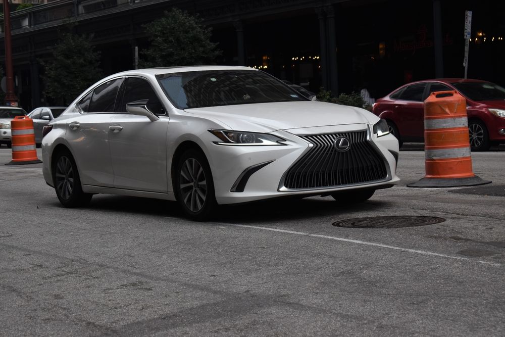 Lexus ES Refines Luxury for the 2026 Sedan Market