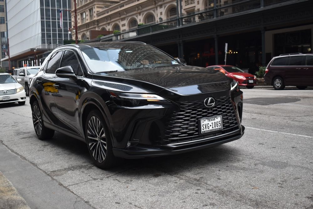 2025 Lexus RX: Perfecting Comfort and Luxury