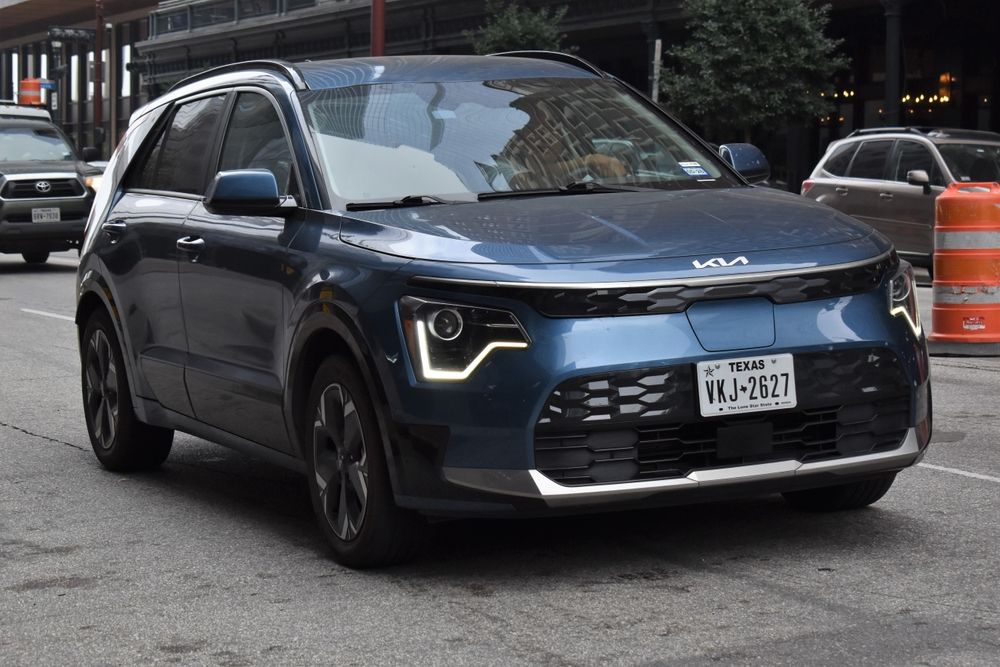 Kia Niro Redefines Efficiency and Style for 2026