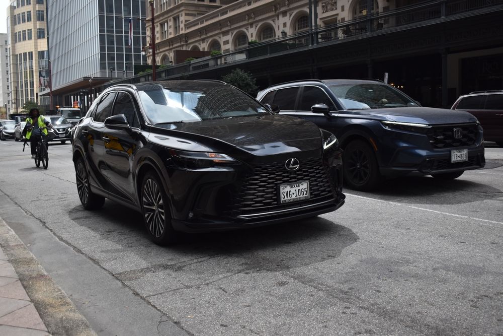 2025 Lexus RX: Elevating Luxury and Comfort