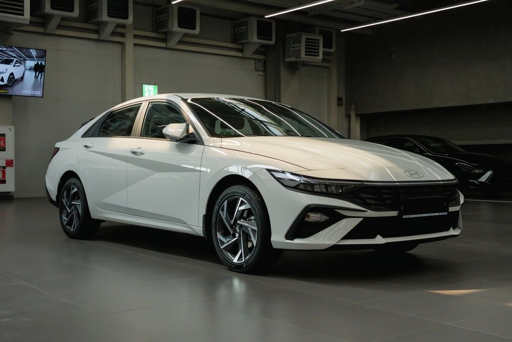 2025 Hyundai Avante: Next-Gen Sophistication and Efficiency