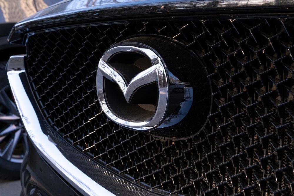 Mazda CX-70 Debuts with Style and Flexibility for 2026