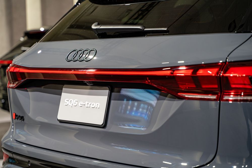 Audi SQ6 e-tron Blends Sport and Electric Luxury for 2026