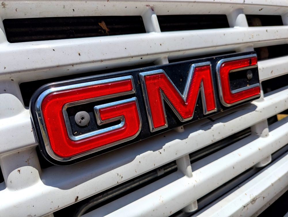 2025 GMC Savana Passenger: Reliable Transport for Every Group