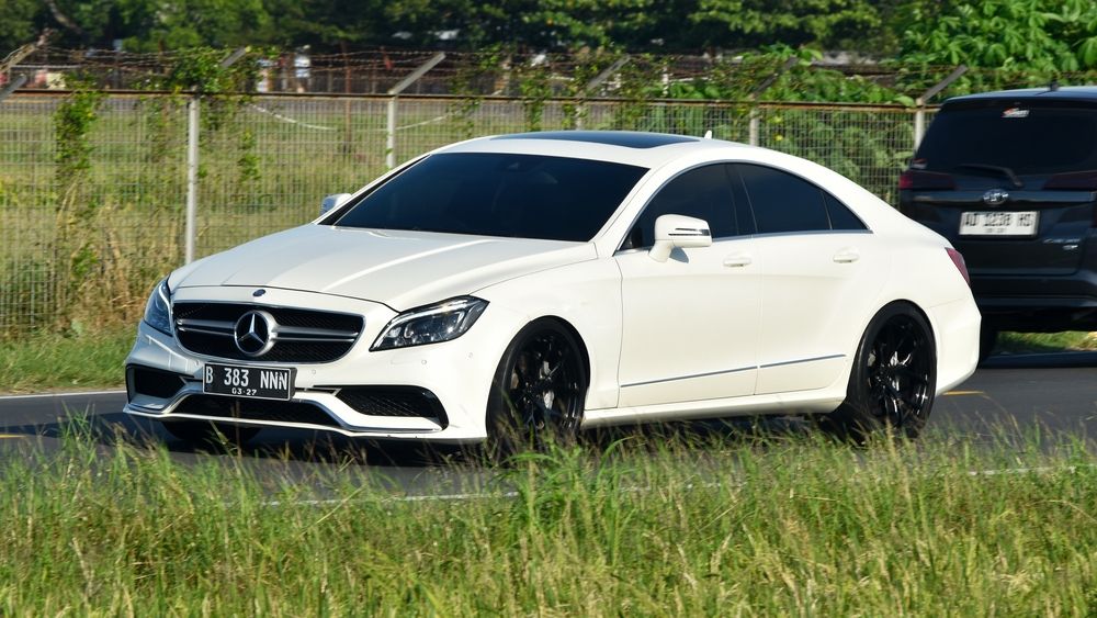 2025 Mercedes-Benz CLS Coupe: Where Elegance Meets Street Presence