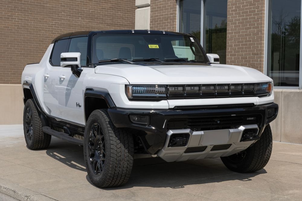 2025 GMC Hummer: Electric Power Meets All-Terrain Mastery