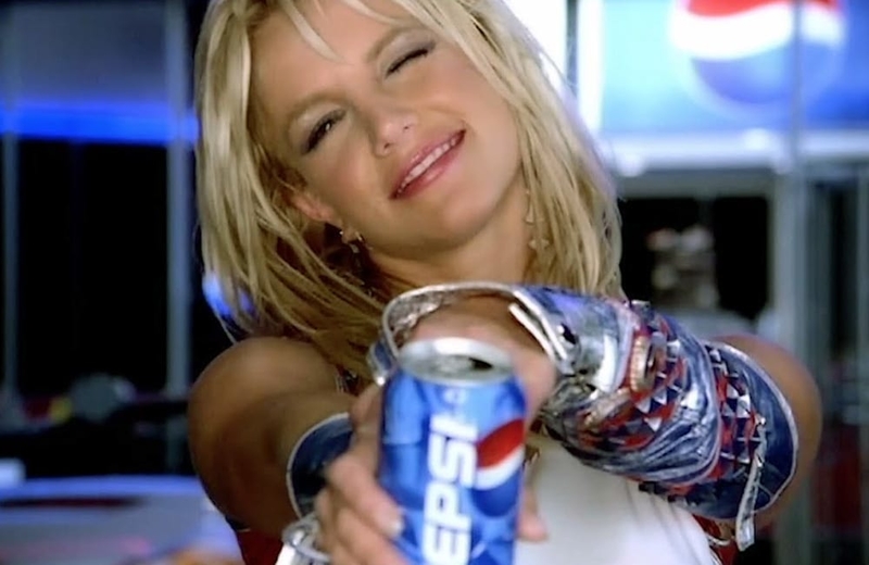 Pepsi: “Joy of Pepsi” (2002) | youtube.com/watch?v=_HNF08-8sYQ
