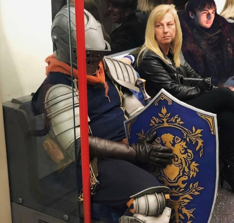 Knight on the Subway | Reddit.com/TheAndrewBen