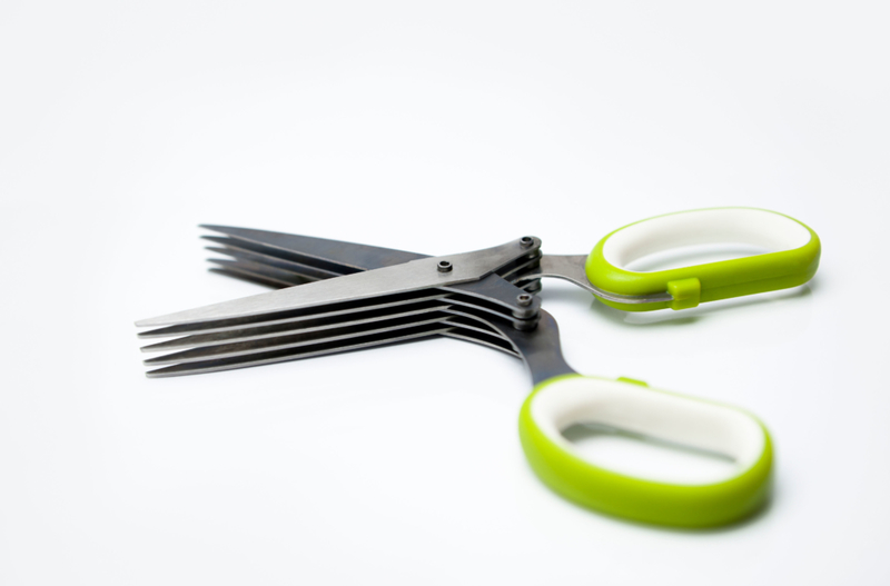 Norpro Triple Blade Herb Scissors ($13) | Alamy Stock Photo