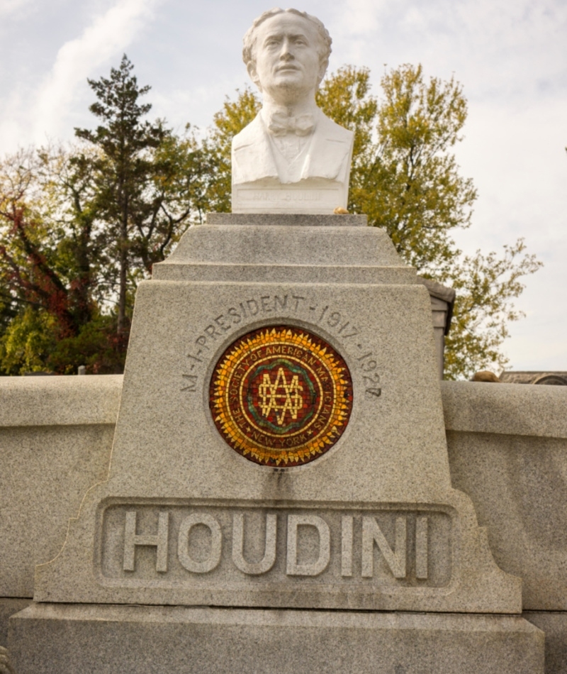 Harry Houdini | Alamy Stock Photo by Richard Levine 