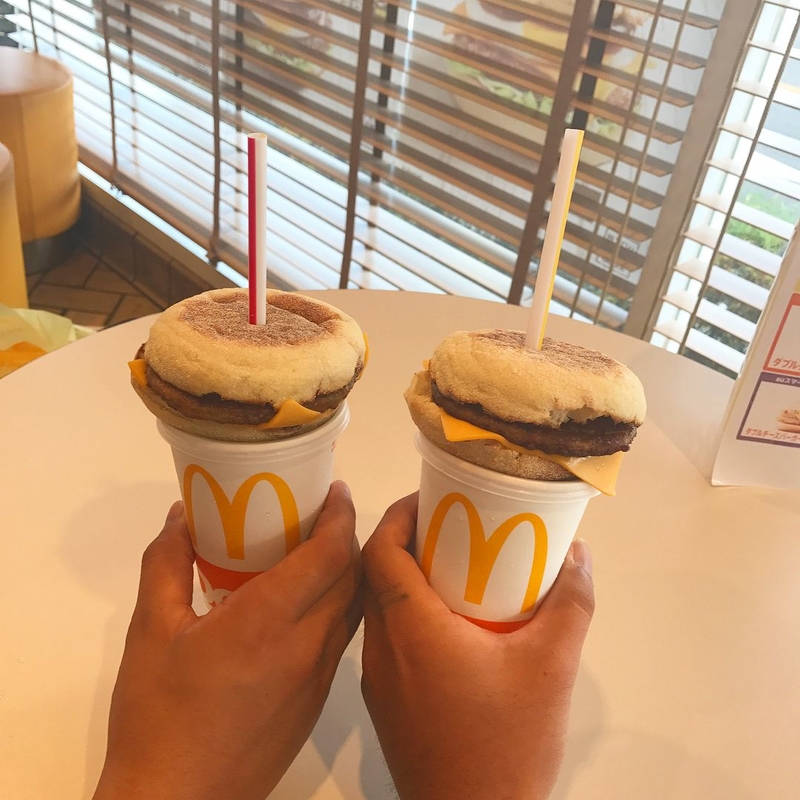 Pajitas para hamburguesas | Instagram/@kumeda.kumeda
