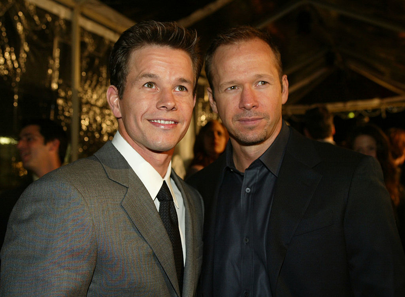 Mark Wahlberg con su hermano Donnie | Getty Images Photo by Kevin Winter